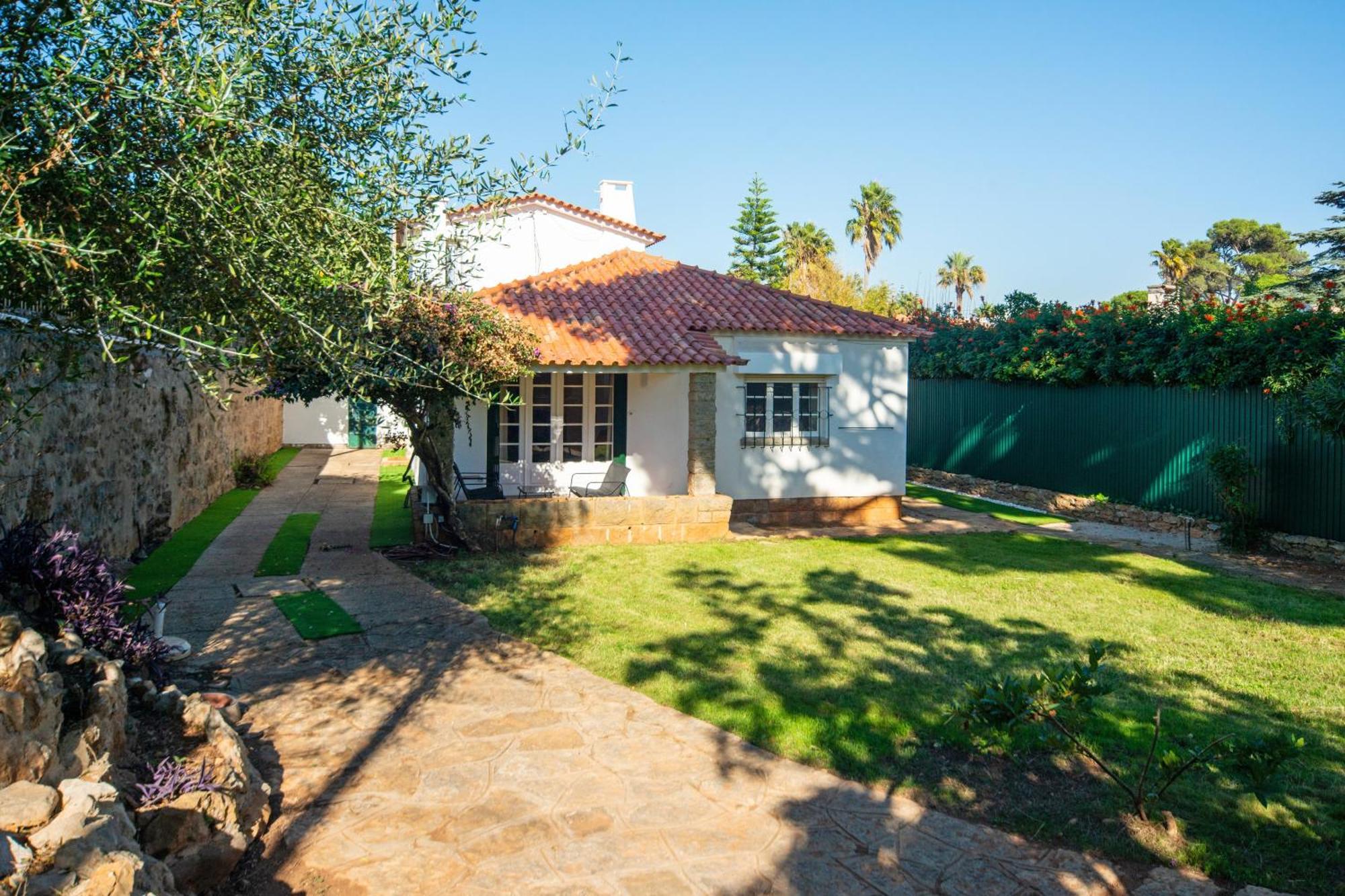 4-Bedroom House In Cascais, Near Guincho Beach Екстер'єр фото